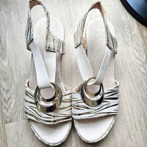 NEW Metallic Striped Open Toe Summer Retro Wedge/Sandal Size 5